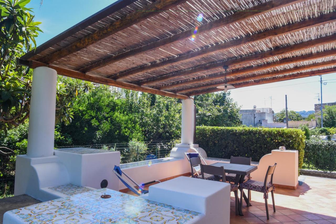 Marina Lunga Apartment Липари Екстериор снимка